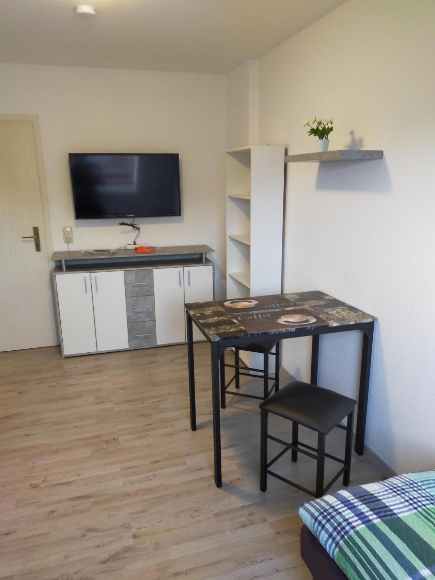 Flex Aparts - Grosse, Moeblierte Wohnung In Zwickau Mit 2 Zimmern المظهر الخارجي الصورة