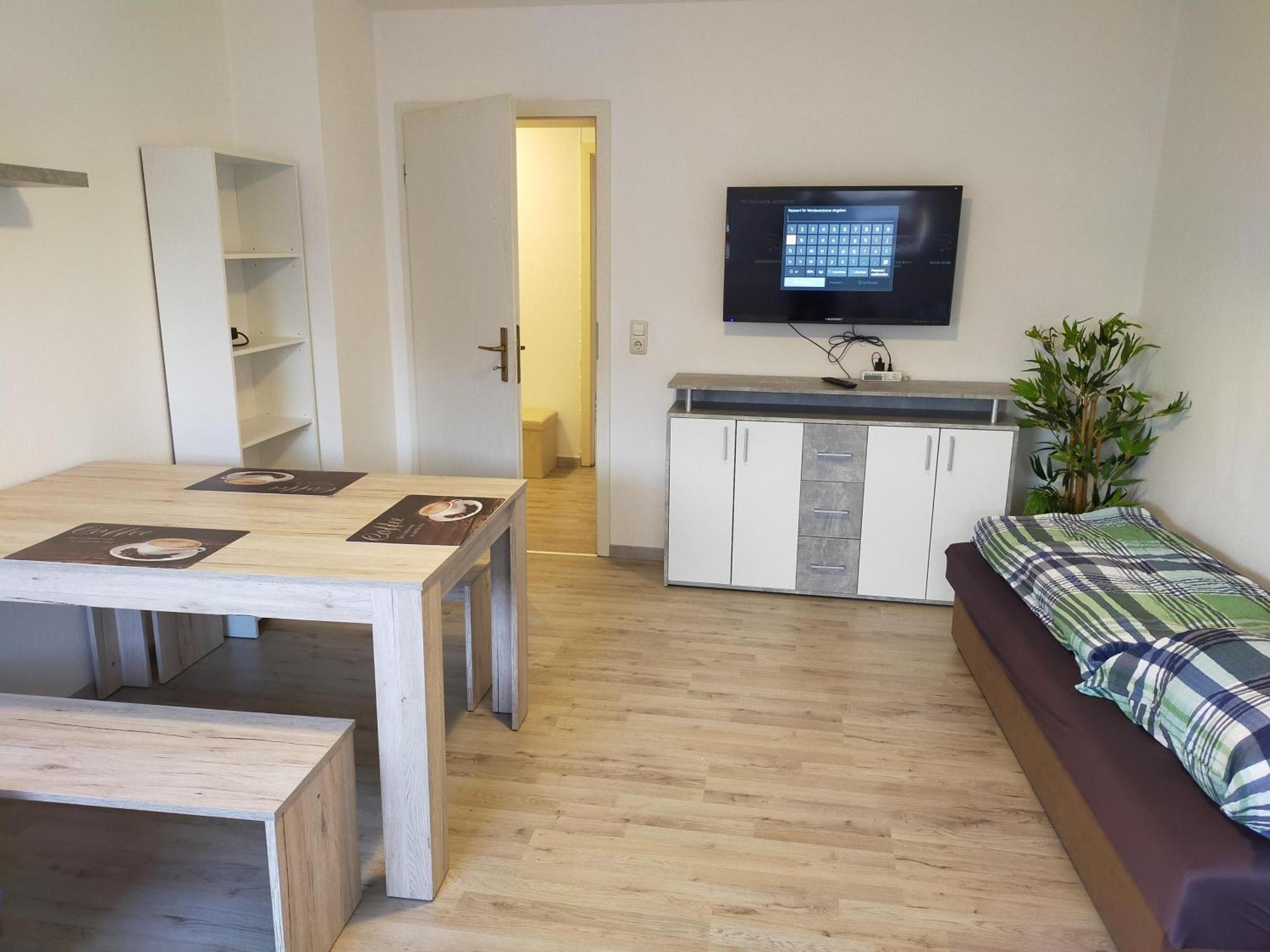 Flex Aparts - Grosse, Moeblierte Wohnung In Zwickau Mit 2 Zimmern المظهر الخارجي الصورة