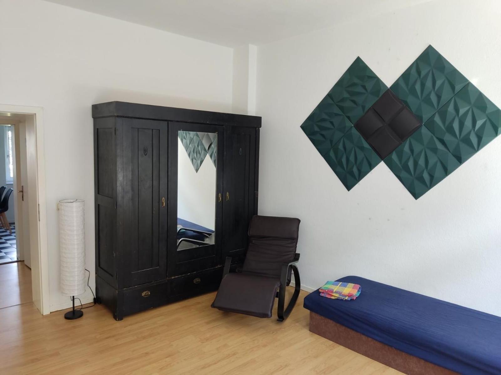 Flex Aparts - Grosse, Moeblierte Wohnung In Zwickau Mit 2 Zimmern المظهر الخارجي الصورة
